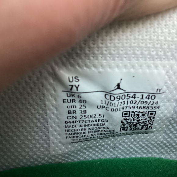 Nike Air Jordan Legacy 312 Low Sneaker (Big Kid), size 7 - Picture 5 of 13